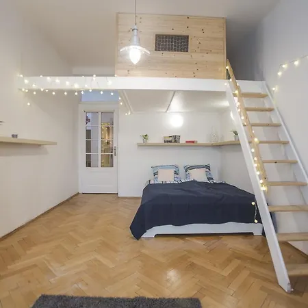 Apartment Modern Art In Center Prague