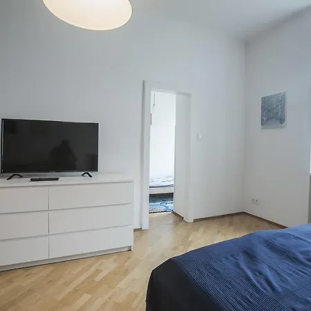 Apartment Modern Art In Center *